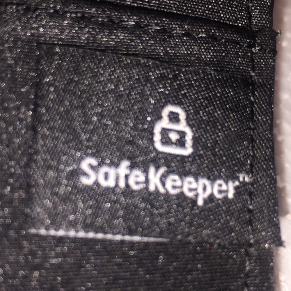 Safe Keeper Geometric Design Wallet - Picture 12 of 12